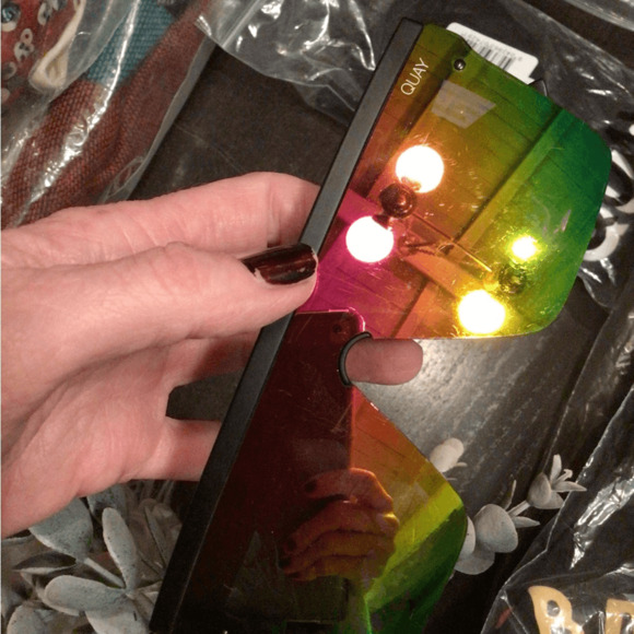 NEW ! RARE Quay rainbow Hindsight Shield sunglasses main image 3